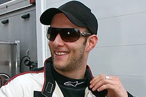 Testfahrten und Renneinsätze für HWA